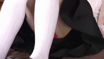 Fräsande Video Med En Crossdressing-Artist I Het Sexuell Upplevelse