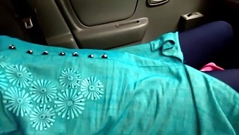 Tio Fode A Madrasta No Carro, Arriscado Sexo Público