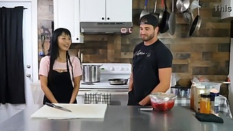 Marica Hase: Khám Phá Hậu Môn Của Eel