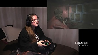 Katso Strippari Leikkimässä Resident Evil 2:N Kolmannen Osan Läpi
