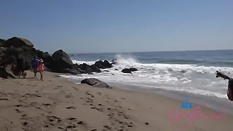 Film Pov Z Blond Babe Summer Vixen Uprawiającą Seks W Samochodzie Publicznym.