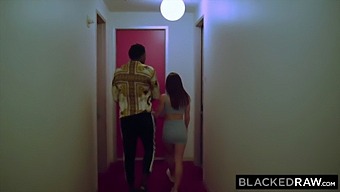 Abella Danger Menikmati Sesi 69 Dengan Lelaki Hitam Berpunggung Besar.